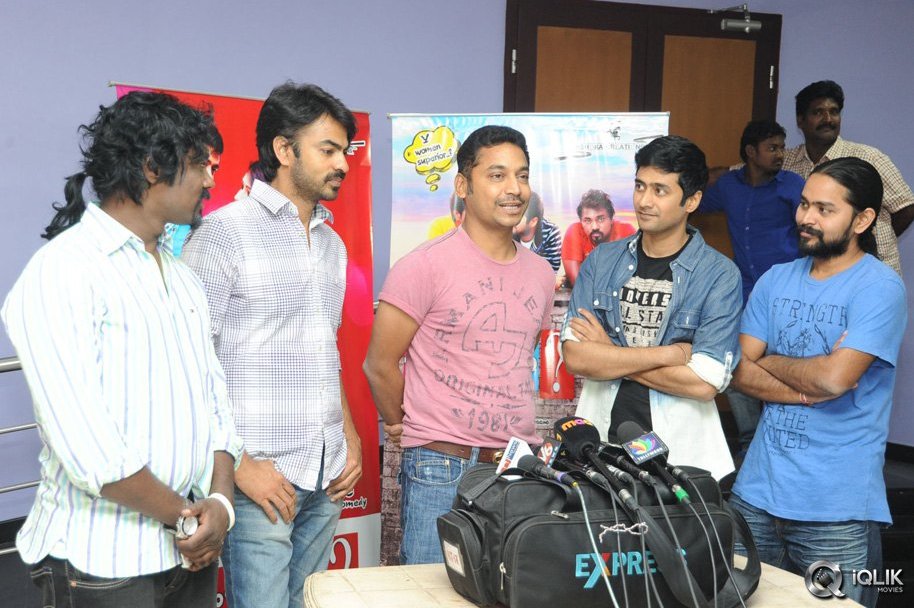 Celebs-at-Ala-Ela-Movie-Special-Show